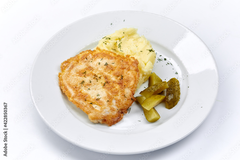 chicken with mashed potato and vegetables