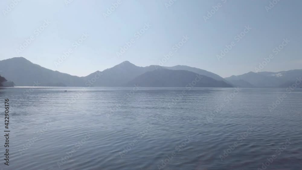湖畔から眺める冬の中禅寺湖 湖畔から眺める冬の中禅寺湖
