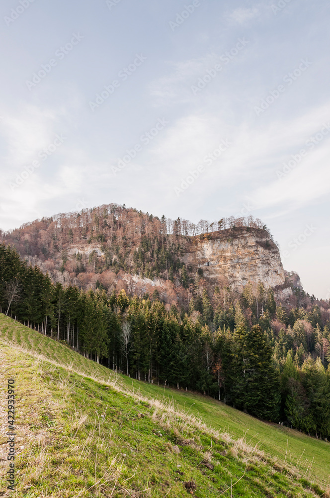 Belchen, Bölchen, Ober Belchen, Ober Bölchen, Geissflue, Geissfluh, Steinenberg, Wanderweg, Felsgipfel, Läufelfingen, Jura, Baselland, Herbst, Schweiz Belchen, Bölchen, Ober Belchen, Ober Bölchen, Geissflue, Geissfluh, Steinenberg, Wanderweg, Felsgipfel, Läufelfingen, Jura, Baselland, Herbst, Schweiz