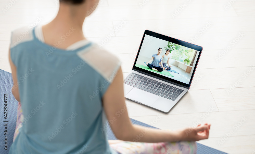 オンラインヨガ おうち時間 ニューノーマル オンラインヨガ おうち時間 ニューノーマル