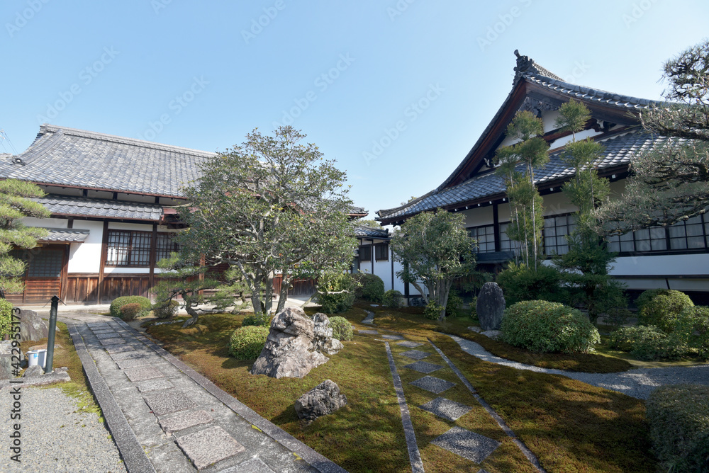 清凉寺塔頭　薬師寺境内　京都市嵯峨