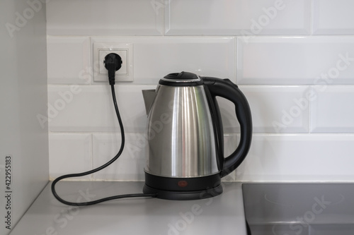 electric kettle, which plug in socket