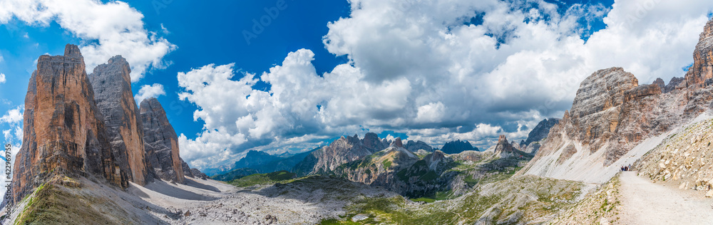 Immersion in the nature of the Tre Cime di Lavaredo. Dolomites