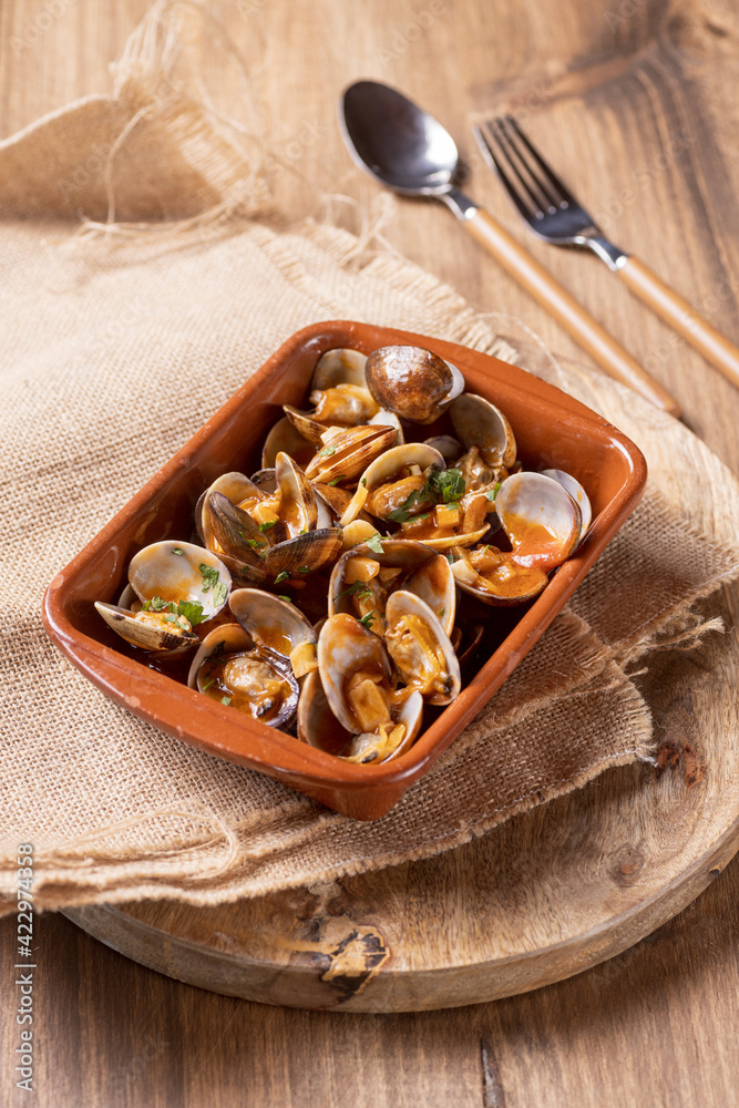 clams clams