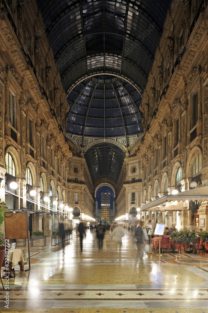 Galleria Vittorio Emanuele II, Milano, Lombardy, Italy, Europe
