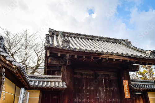 富田林の歴史地区の日本家屋 © C.Y.やまざきちよこ