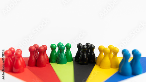 Bundestag Sitzverteilung Bundestagswahl Parteien - Symbolbild mit Spielfiguren
 photo