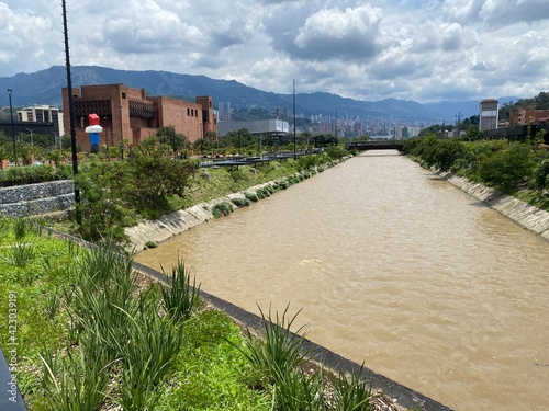 Medellin parques del rio