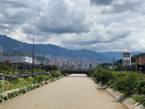 Medellin parques del rio