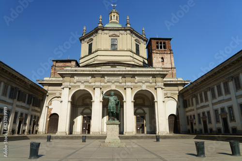 Church of San Lorenzo in Milan, Italy © Claudio Colombo