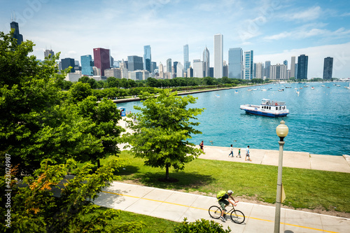 Chicago Monroe Street Marina and lakefront park