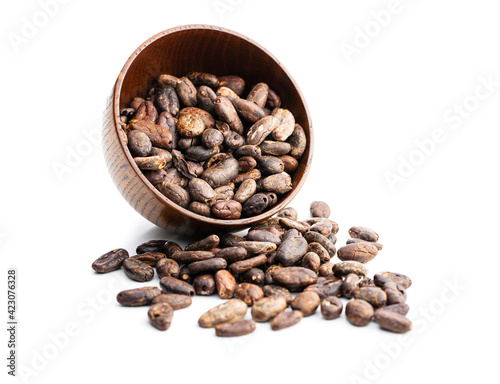 Fototapeta Naklejka Na Ścianę i Meble -  Roasted cocoa beans in bowl