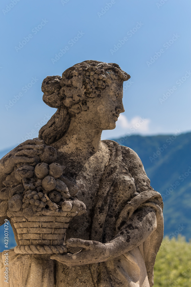 statue sur le Lac de Côme - Italie