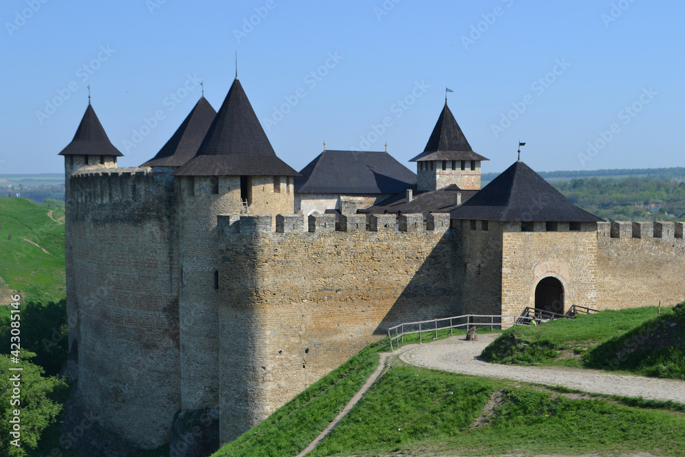 Khotyn is Ukrainian. Fortress in the river