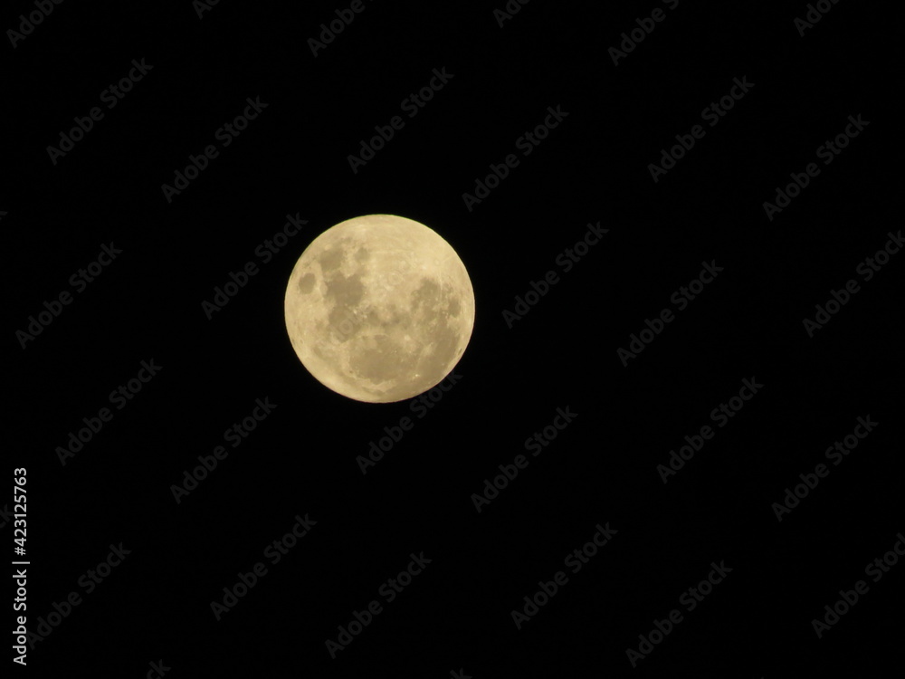 Brilliant moon Brilliant moon
