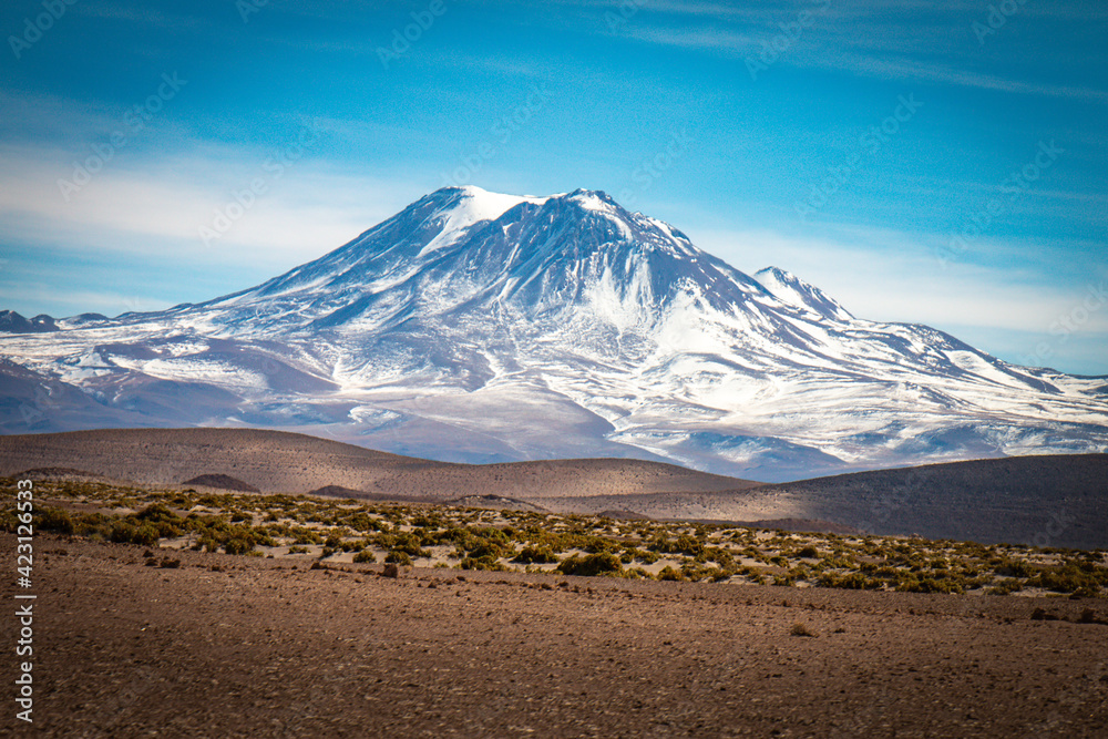 volcano in bolivia, altiplano, uyuni