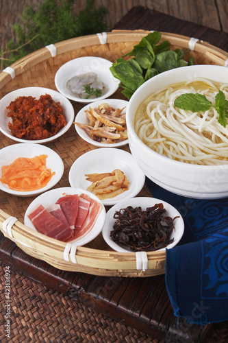 Yunnan cross the bridge rice noodles