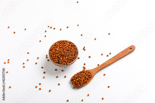 Pigeon pea in bowl on white background