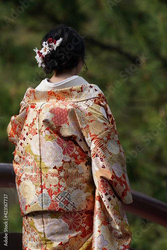 japanese traditional wedding clothes