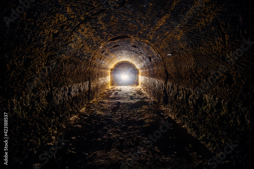 Foto Abandoned prospecting adit. Tunnel at limestone at abandoned mine