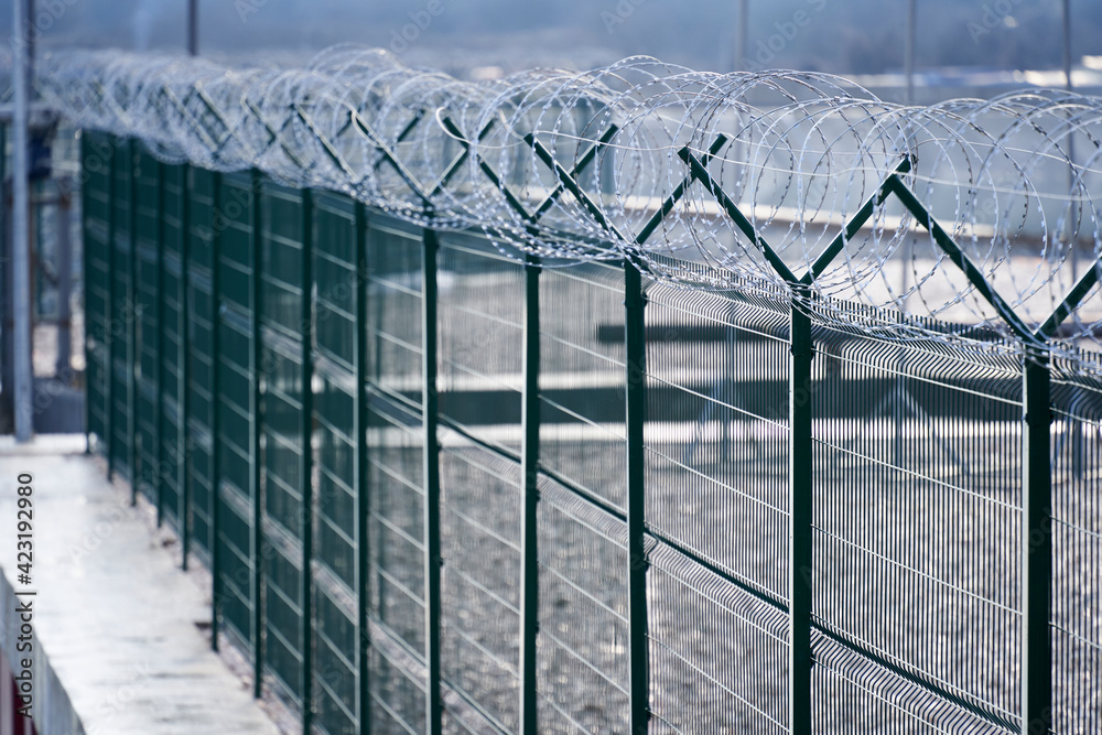 protection fence with barbed wire, barbed wire wall protection fence with barbed wire, barbed wire wall