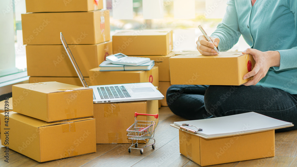 Digital Business Online is a small business start-up, nowadays for stores, owners, sellers have home warehouses used to deliver with boxes to customers. SME Entrepreneur Concept Digital Business Online is a small business start-up, nowadays for stores, owners, sellers have home warehouses used to deliver with boxes to customers. SME Entrepreneur Concept