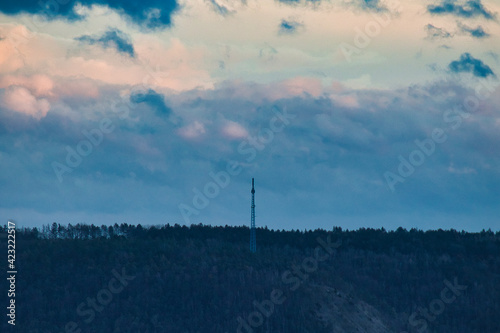 Funkturm auf dem Kernberg Jena, Thüringen, Himmel mit Wolken