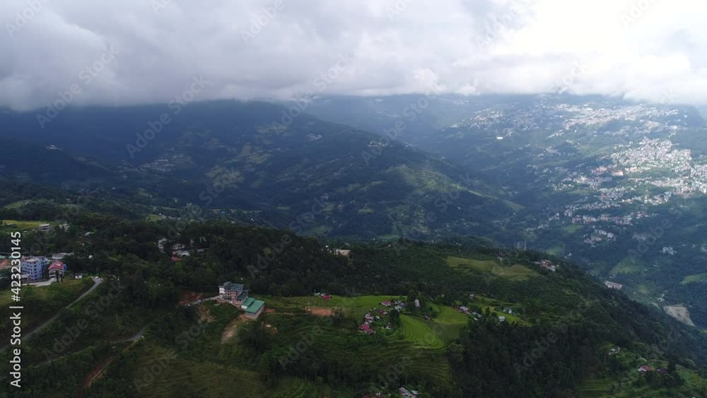 Région du monastère de Rumtek dans le Sikkim en Inde vue du ciel Région du monastère de Rumtek dans le Sikkim en Inde vue du ciel