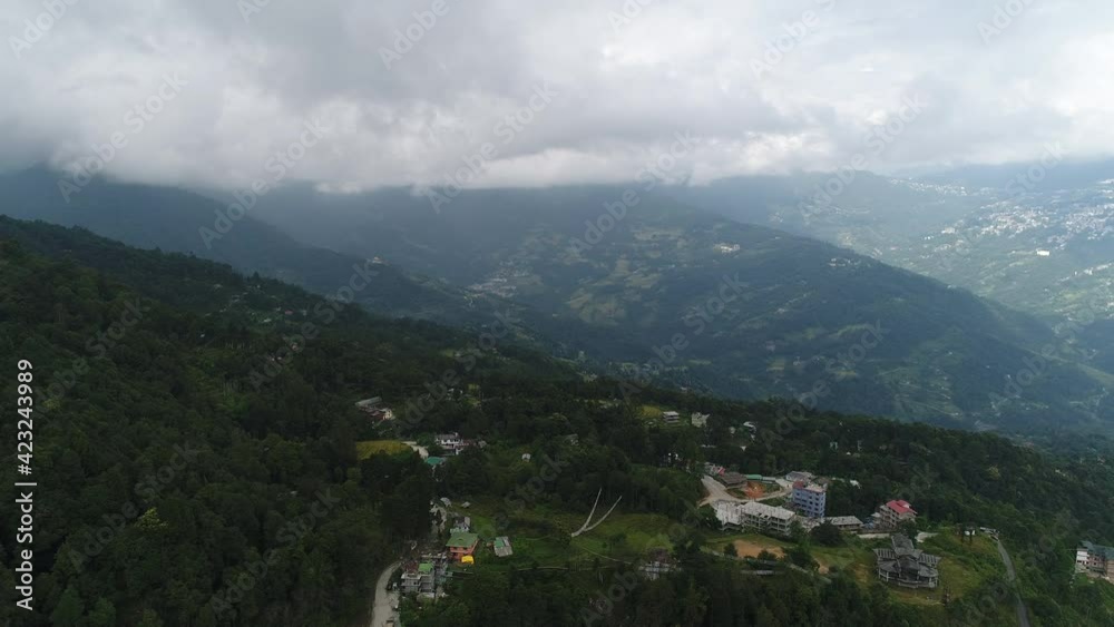 Région du monastère de Rumtek dans le Sikkim en Inde vue du ciel Région du monastère de Rumtek dans le Sikkim en Inde vue du ciel