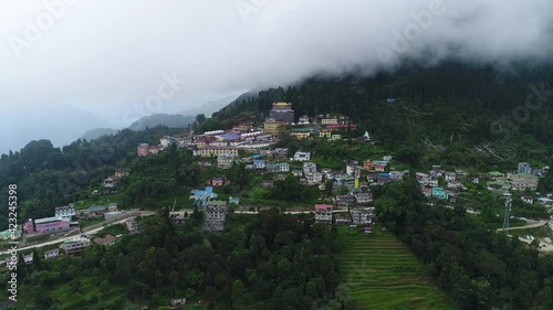 Région du monastère de Rumtek dans le Sikkim en Inde vue du ciel