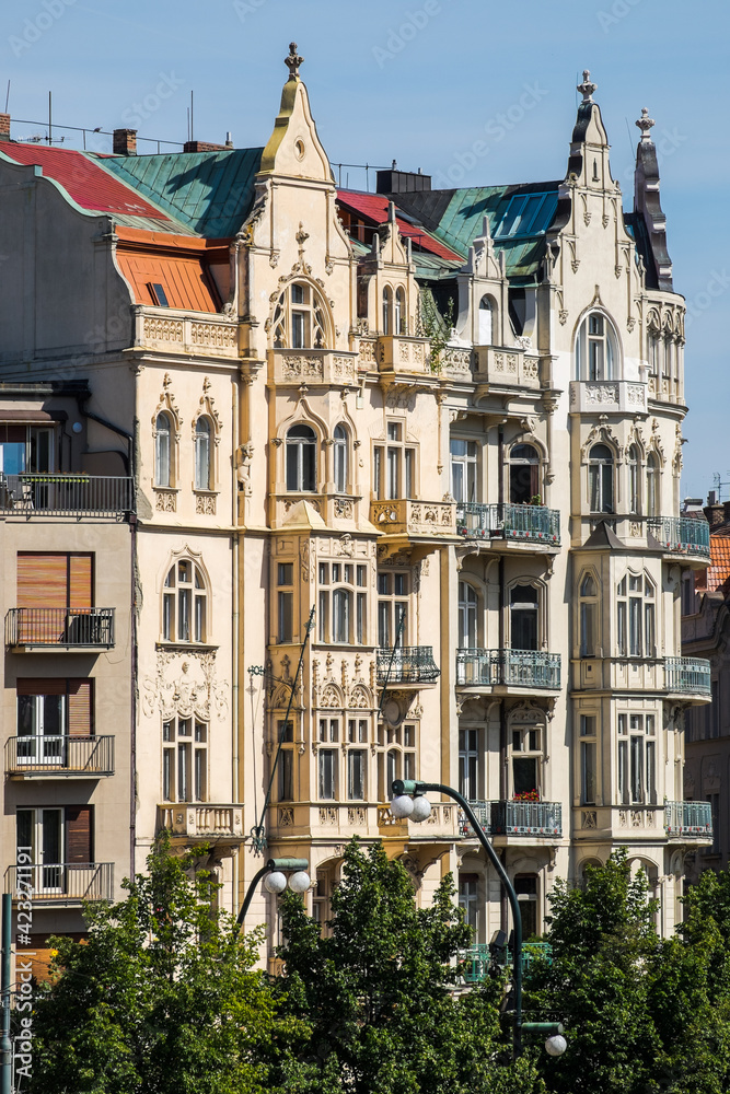 Wohnhäuser am Ostufer der Moldau, Prag