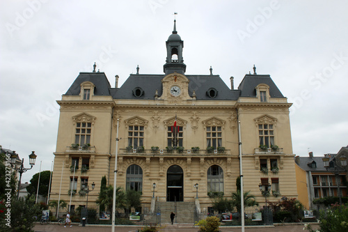 Tarbes - Hôtel de Ville photo