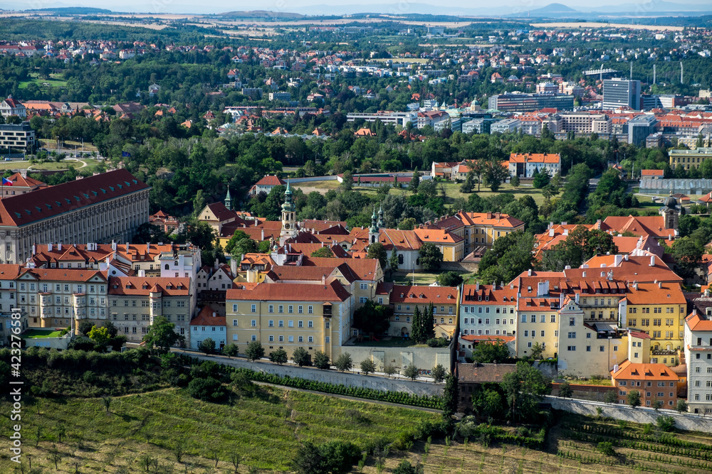 Prag, Blick 1 vom Aussichturm auf dem Petrin
