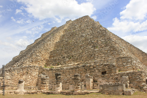 Temple of Kukulcan at Mayapan in Mexico (Mayan ruins)