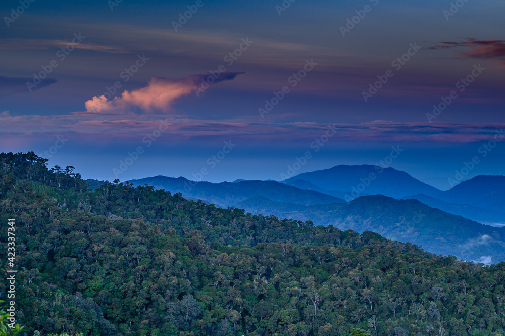 Fototapeta premium beautiful landscape of Costa Rica, rain forests, mountains, rivers and waterfalls.