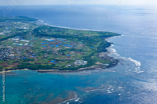 荒崎（最南端）や喜屋武岬など沖縄本島南端部を空撮