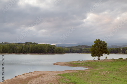 Bella vista en un día nublado en el embalse de El Regajo, cerca de la población de Navajas, en la provincia de Castellón. Comunidad Valenciana. España photo