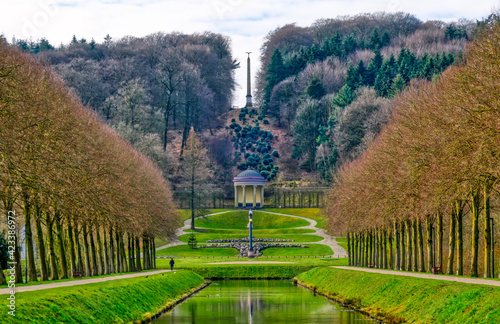 Historische Parkanlage mit Tempel am Tiergarten in Kleve photo