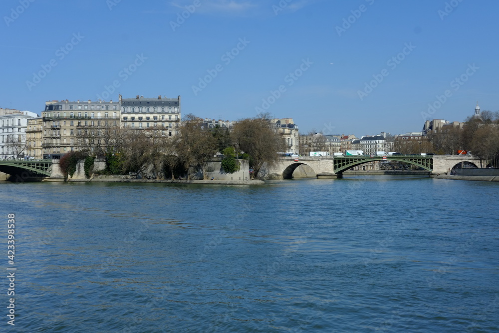 Fototapeta premium The bridge of Paris. march 2021, Paris.