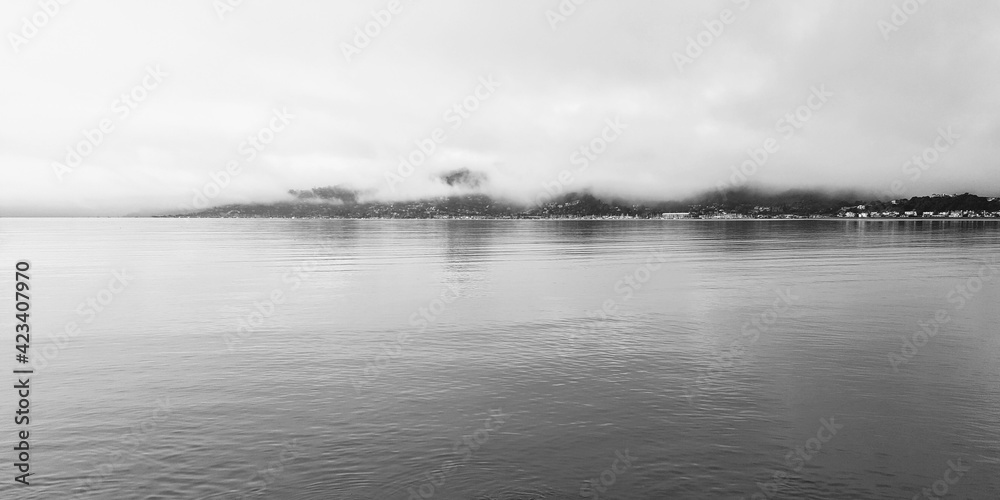 Fototapeta premium Fog over still water