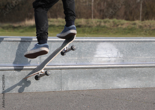 skateboard © memling