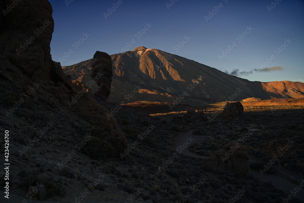 Fototapeta premium sunset in the mountains