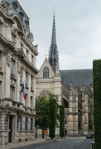 House of the Armed Forces in Orleans and a fragment of the northern facade of the Cathedral of the Holy Cross