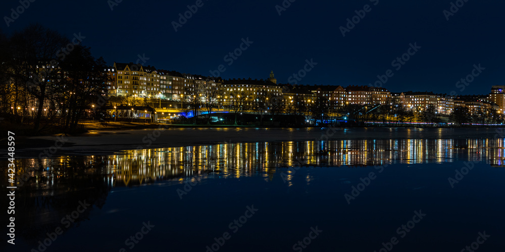 Fototapeta premium night view of the town