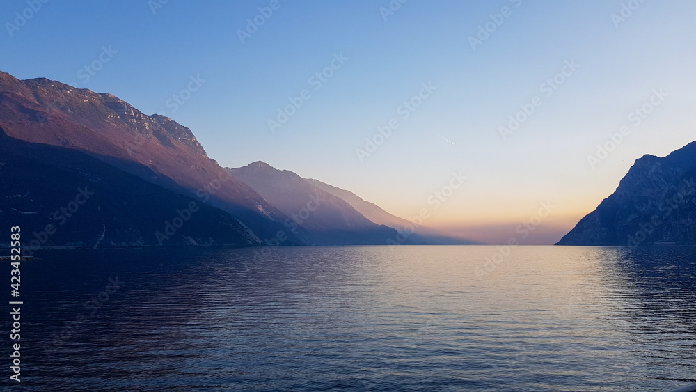 Sonnenuntergang am Gardasee von Torbole.