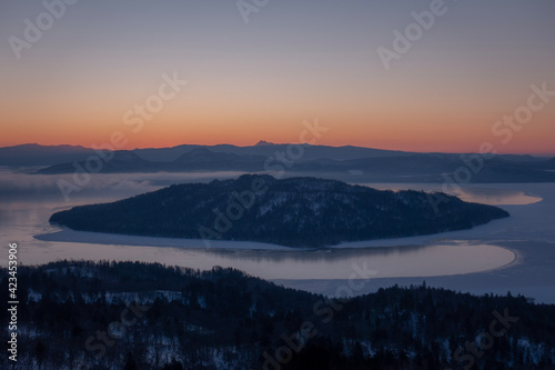 冬の美幌町 美幌峠の夜明け前の風景