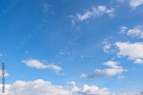 青空と雲 © makotomo
