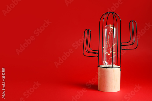Cactus shaped table lamp wi...