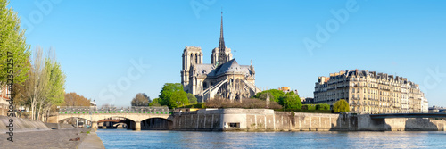 Paris, panorama over river Seine with Notre-Dame Cathedral © tilialucida