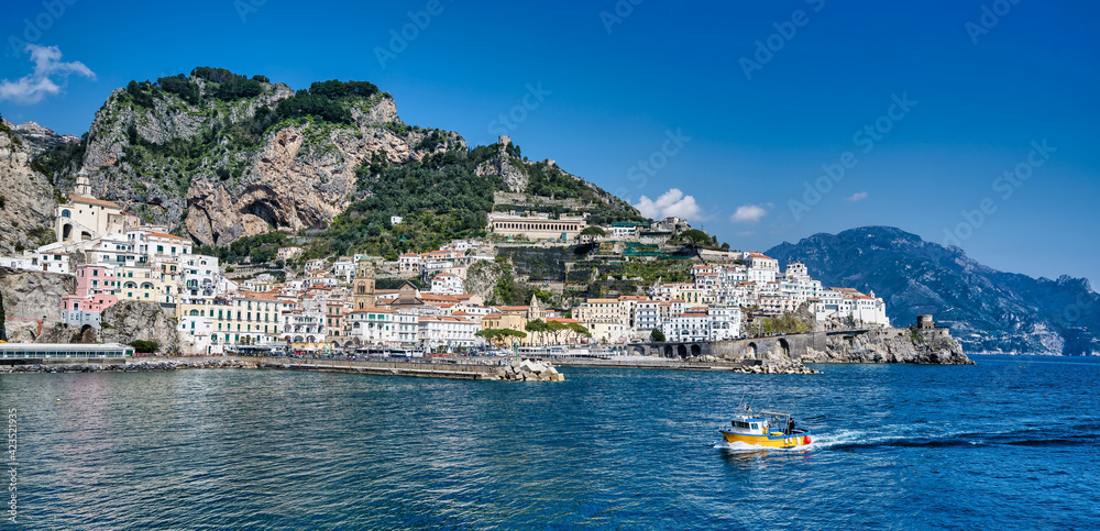 Amalfi - Costiera Amalfitana con barca